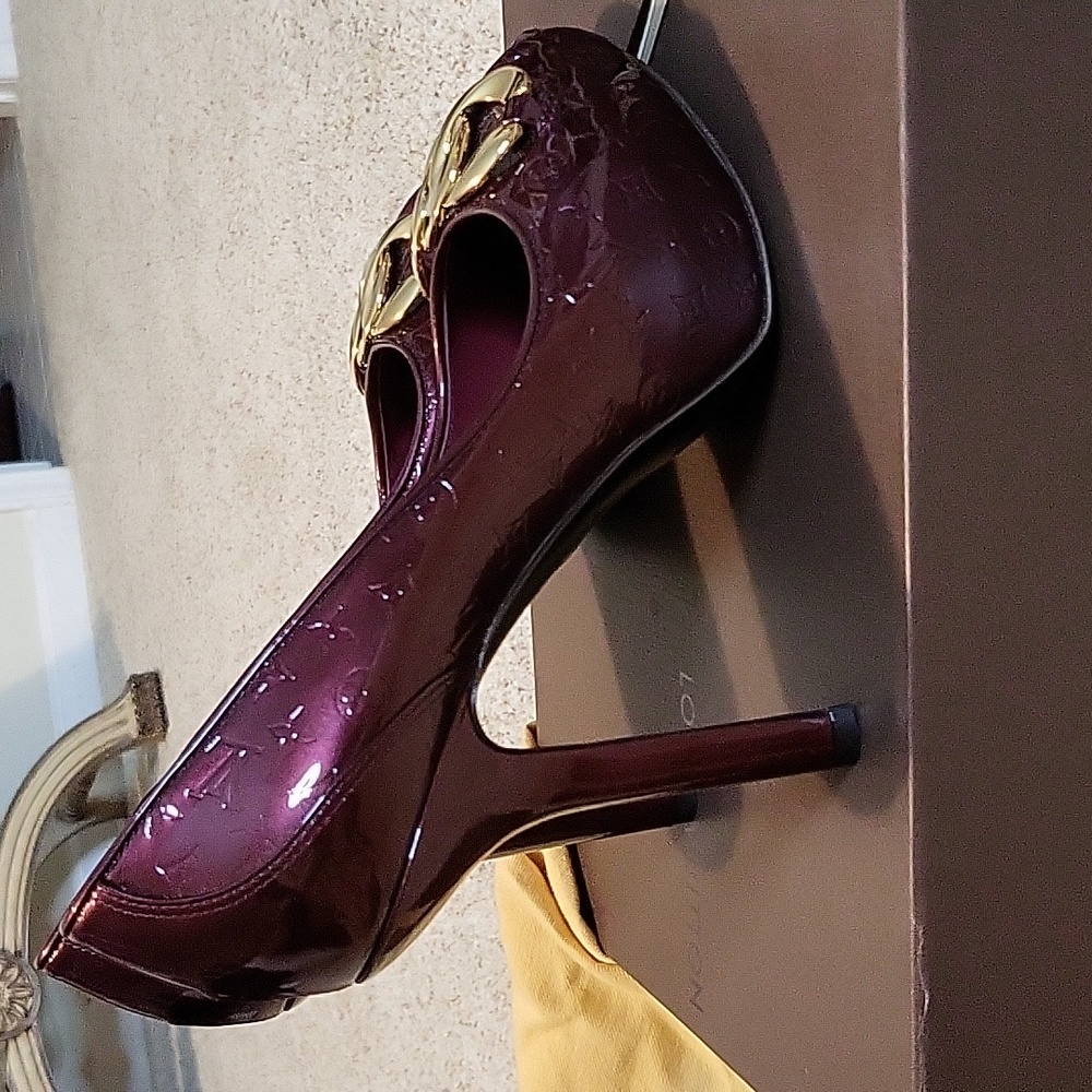 Louis Vuitton shoes. - Picture 8 of 10